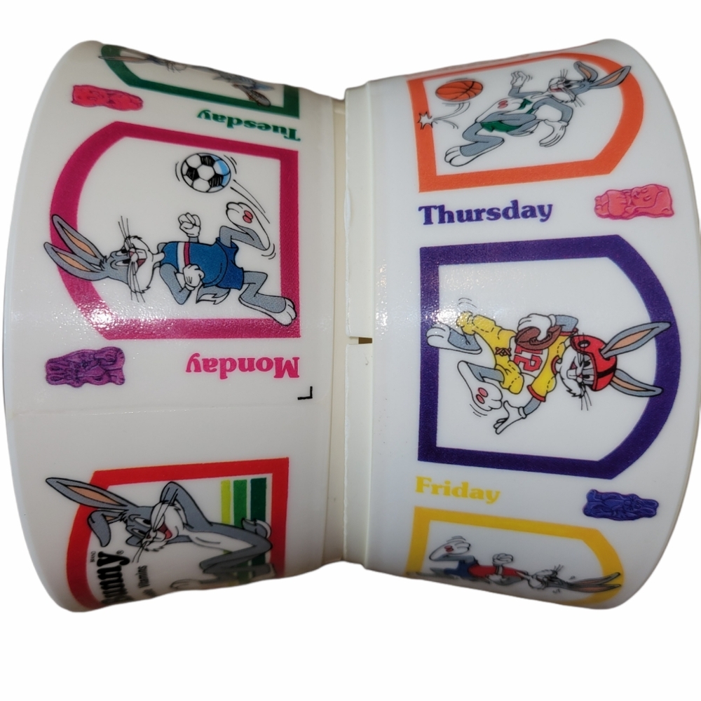 DEKA Bugs Bunny Vintage Plastic Collectible 4 Bowl Set Bonus Yogi Bear Mug